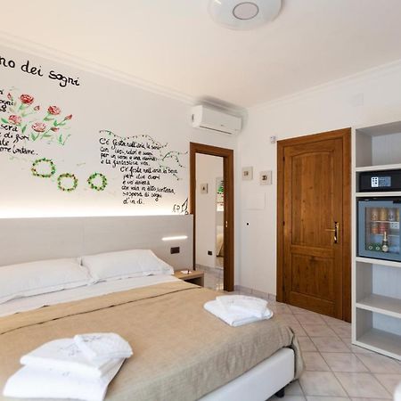 Na' Poesia B&B Di Charme SantʼAgata deʼ Goti Екстериор снимка