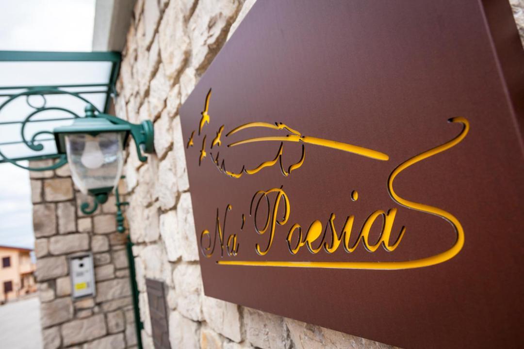 Na' Poesia B&B Di Charme SantʼAgata deʼ Goti Екстериор снимка