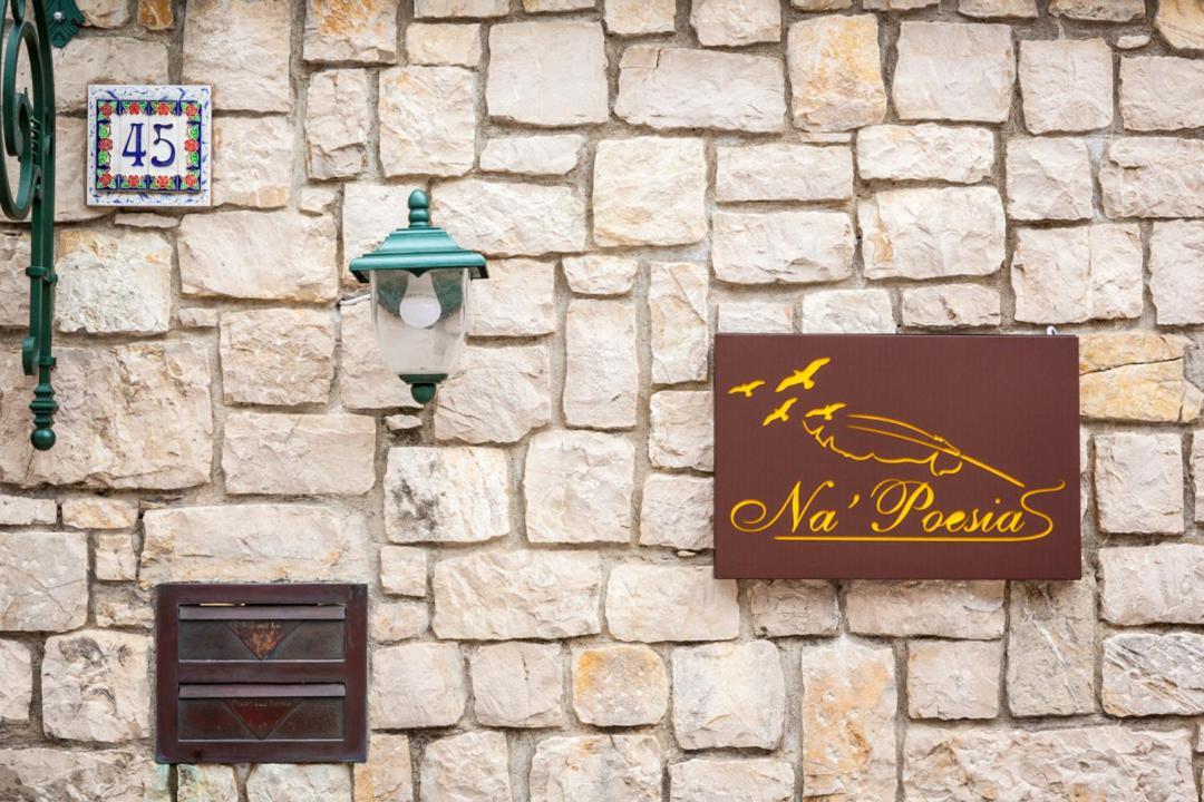 Na' Poesia B&B Di Charme SantʼAgata deʼ Goti Екстериор снимка