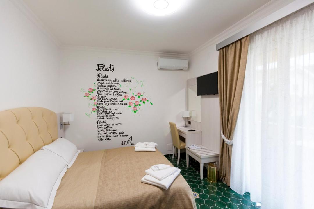 Na' Poesia B&B Di Charme SantʼAgata deʼ Goti Екстериор снимка